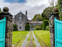 Plas Brondanw - gardens with some great surprises Banner