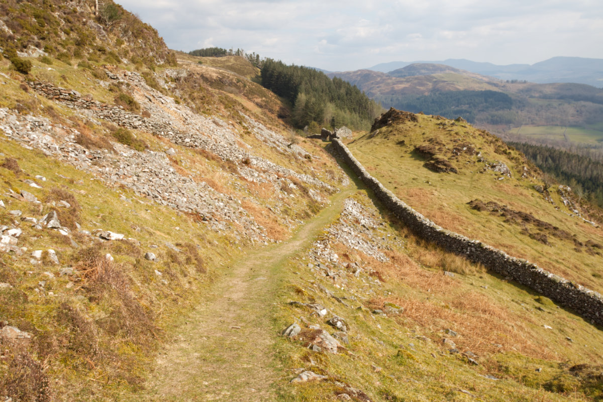 The descent to the miner's houses