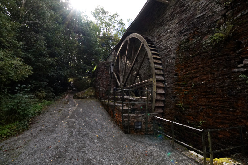 The wheel at the furnace